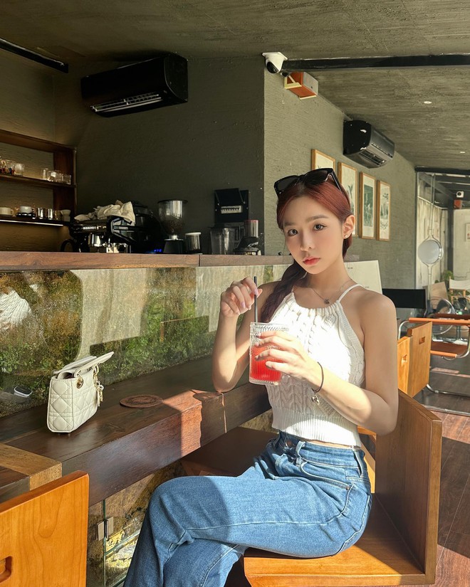 photo-1-16919750809371718505306-1691980855650-16919808557311601932632 Bạn gái B Ray bị “khui” loạt ảnh thời chưa phẫu thuật thẩm mỹ, khác cỡ nào mà chính chủ phải lên tiếng? photo 1 16919750809371718505306 1691980855650 16919808557311601932632