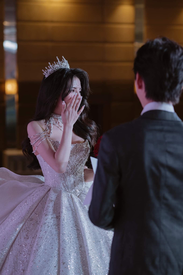 Sau một tháng kết hôn, Mai Dora bất ngờ chia sẻ chuyện thầm kín - Ảnh 3. Sau một tháng kết hôn, Mai Dora bất ngờ chia sẻ chuyện thầm kín - Ảnh 3.