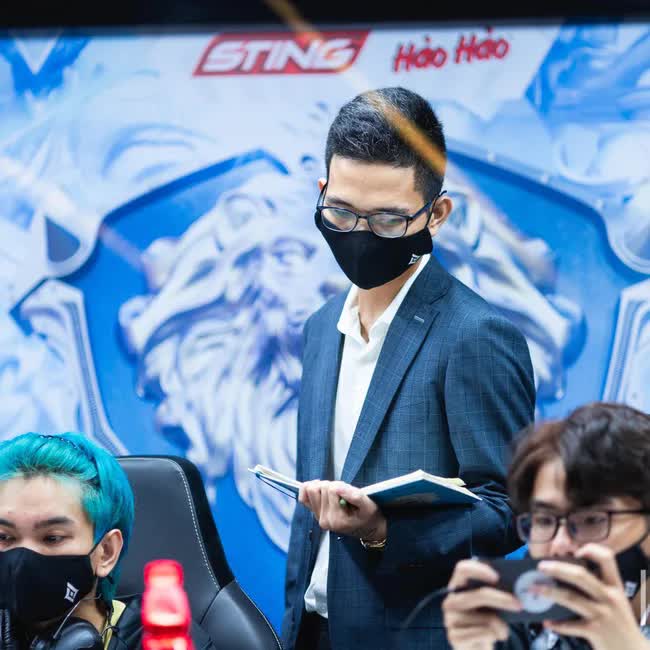 Điểm danh 3 HLV hứa hẹn đưa các đội tuyển Việt Nam lên ngôi tại APL 2022 - Ảnh 2. Điểm danh 3 HLV hứa hẹn đưa các đội tuyển Việt Nam lên ngôi tại APL 2022 - Ảnh 2.