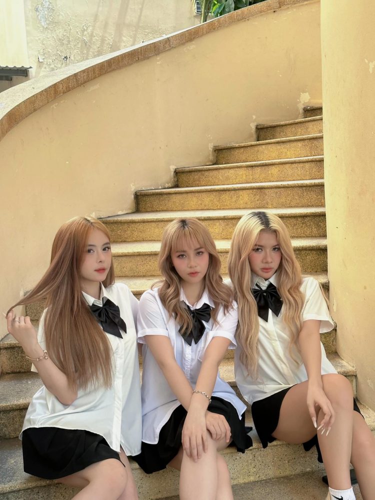 photo-1709788070413 photo-1709788070413