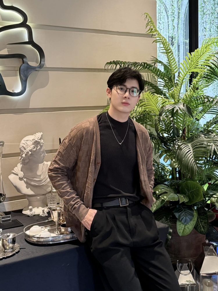 photo-1711242018205 photo-1711242018205