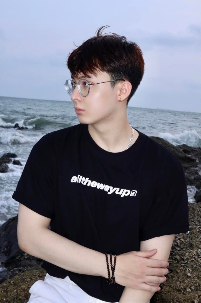 photo-1711242042015 photo-1711242042015