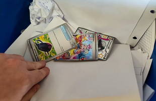 Nhặt thẻ Pokemon hiếm từ thùng rác, game thủ vớ bẫm, kiếm hơn 60 triệu trong một nốt nhạc 29 Nhặt thẻ Pokemon hiếm từ thùng rác, game thủ vớ bẫm, kiếm hơn 60 triệu trong một nốt nhạc photo 1712292805704 1712292806287767461777 535 0 1210 1080 crop 17122930108511028501525png