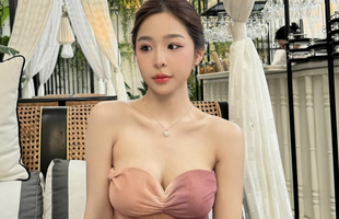 Ngắm loạt ảnh "không tầm thường" của nữ thần từng cosplay Jinx, táo bạo khoe đường cong "cực khét" photo 1713152686187 1713152686360134529955 517 0 1453 1498 crop 17131528772101688739153png