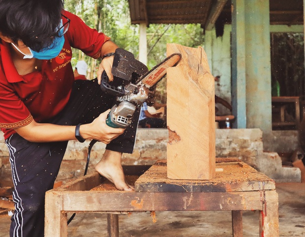 Bỏ đại học về quê làm công tử xưởng điêu khắc - Ảnh 5. Bỏ đại học về quê làm công tử xưởng điêu khắc - Ảnh 5.