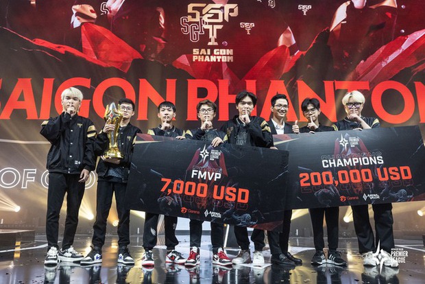 Vừa ghi tên mình ở đấu trường quốc tế, Lai Bâng nghẹn ngào nhắc đến một thế lực - Ảnh 1. Vừa ghi tên mình ở đấu trường quốc tế, Lai Bâng nghẹn ngào nhắc đến một thế lực - Ảnh 1.