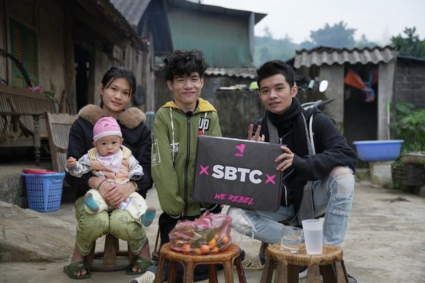 Độc lạ: Game thủ try-hard bằng lưỡi cực căng, khiến ai cũng phải trầm trồ - Ảnh 1. Độc lạ: Game thủ try-hard bằng lưỡi cực căng, khiến ai cũng phải trầm trồ - Ảnh 1.