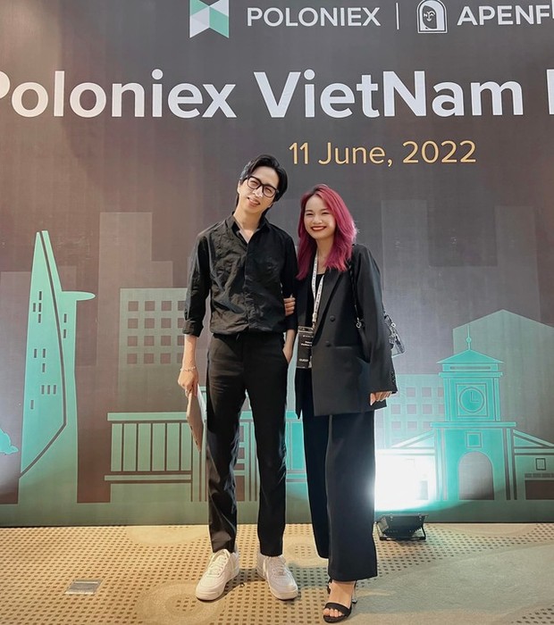 Lộ diện cô gái có đặc quyền vào nhà riêng của ViruSs, không ngại khoe khoảnh khắc chỉ có hai người - Ảnh 7. Lộ diện cô gái có đặc quyền vào nhà riêng của ViruSs, không ngại khoe khoảnh khắc chỉ có hai người - Ảnh 7.