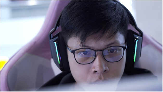 Crisdevilgamer tái ngộ Bomman trong buổi livestream ra mắt Metal Slug: Awakening - Ảnh 3. Crisdevilgamer tái ngộ Bomman trong buổi livestream ra mắt Metal Slug: Awakening - Ảnh 3.