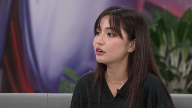 Bích Phương hé lộ chuyện bị chủ quán đòi nợ, hạ quyết tâm chinh phục Liên Quân- Ảnh 3. Bích Phương hé lộ chuyện bị chủ quán đòi nợ, hạ quyết tâm chinh phục Liên Quân- Ảnh 3.