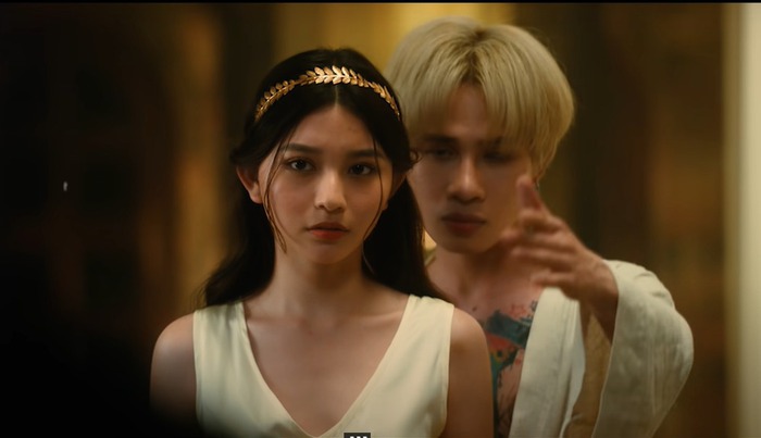 Cô gái sinh năm 2000, từng nổi danh nữ thần mạng giờ thay đổi thế nào? - Ảnh 1. Cô gái sinh năm 2000, từng nổi danh nữ thần mạng giờ thay đổi thế nào? - Ảnh 1.