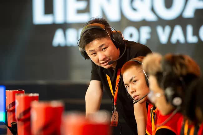 Điểm danh 3 HLV hứa hẹn đưa các đội tuyển Việt Nam lên ngôi tại APL 2022 - Ảnh 7. Điểm danh 3 HLV hứa hẹn đưa các đội tuyển Việt Nam lên ngôi tại APL 2022 - Ảnh 7.