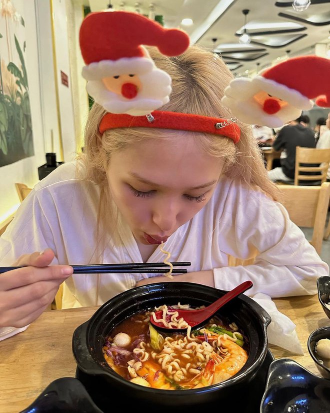 Xoài Non bị "dìm" hình ảnh qua ống kính của chồng photo 4 1676864504599995215743 1676879433002 1676879433124425145346