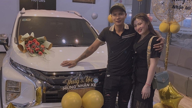 Chàng trai dạy phụ hồ online bỏ túi 1,6 tỷ đồng: Stream YouTube có lúc “ngang ngửa” Độ Mixi, từ người làm thuê trở thành sếp trả lương cho người khác - Ảnh 3. Chàng trai dạy phụ hồ online bỏ túi 1,6 tỷ đồng: Stream YouTube có lúc “ngang ngửa” Độ Mixi, từ người làm thuê trở thành sếp trả lương cho người khác - Ảnh 3.