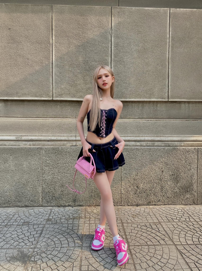 So kè nhan sắc Xoài Non - Huyền 204: Từ mặt mộc đến lên sóng truyền hình đều không bị dìm nhưng body ai nóng bỏng hơn? photo 5 1679723637797890732417 1679800043608 16798000437971718290015