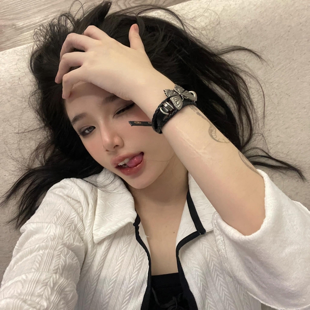 Nữ sinh RMIT hóa đặc vụ VALORANT, chất hơn nước cất! - Ảnh 1. Nữ sinh RMIT hóa đặc vụ VALORANT, chất hơn nước cất! - Ảnh 1.