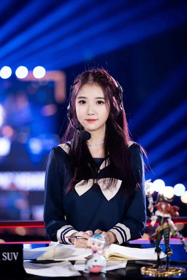 Nữ MC nổi tiếng Esports gặp nghịch cảnh, lao đao do lượng follow xuống dốc - Ảnh 1. Nữ MC nổi tiếng Esports gặp nghịch cảnh, lao đao do lượng follow xuống dốc - Ảnh 1.
