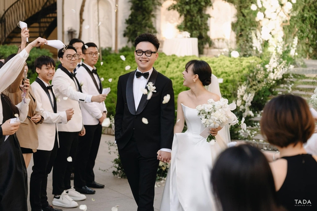 Toàn cảnh đám cưới đẹp như mộng của nữ thần Esports: Sang - xịn - mịn không có nhưng! - Ảnh 9. Toàn cảnh đám cưới đẹp như mộng của nữ thần Esports: Sang - xịn - mịn không có nhưng! - Ảnh 9.