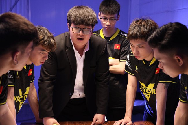 Điểm danh 3 HLV hứa hẹn đưa các đội tuyển Việt Nam lên ngôi tại APL 2022 - Ảnh 5. Điểm danh 3 HLV hứa hẹn đưa các đội tuyển Việt Nam lên ngôi tại APL 2022 - Ảnh 5.