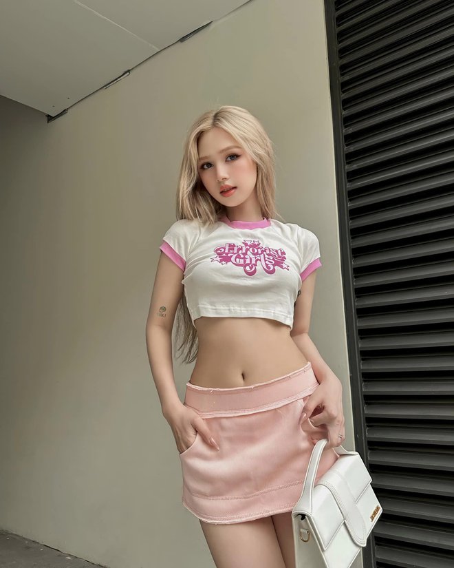 So kè nhan sắc Xoài Non - Huyền 204: Từ mặt mộc đến lên sóng truyền hình đều không bị dìm nhưng body ai nóng bỏng hơn? photo 8 16797236534901712217407 1679800035331 1679800035438925918257