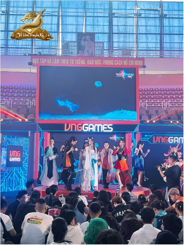 Dòng game Võ Lâm Truyền Kỳ chiếm trọn Spotlight Vietnam GameVerse 2023 với màn hô Lô Tô cực vui nhộn - Ảnh 9. Dòng game Võ Lâm Truyền Kỳ chiếm trọn Spotlight Vietnam GameVerse 2023 với màn hô Lô Tô cực vui nhộn - Ảnh 9.
