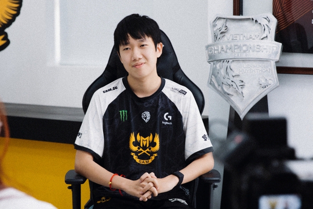 Cận ngày đóng vote WeChoice, fan game "lật ngửa" chiến thuật ủng hộ nam tuyển thủ duy nhất - Ảnh 2.