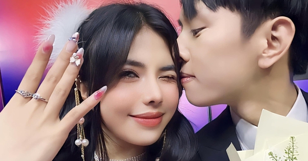 Màn cầu hôn đình đám LPL được tái hiện trên sóng VCS, Mai Dora chính thức "say yes", sẽ sớm lên xe hoa 26 Màn cầu hôn đình đám LPL được tái hiện trên sóng VCS, Mai Dora chính thức "say yes", sẽ sớm lên xe hoa photo1682308449353 16823084505021749011593jpg