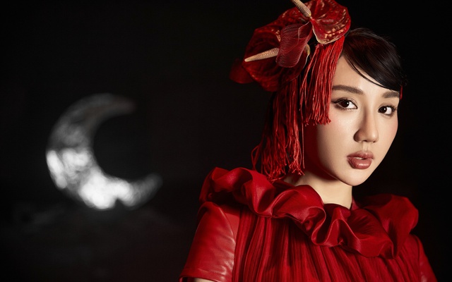 Đang là "công chúa" SBTC, nữ streamer bị ném trứng sống, bột mì khi lấn sân làng giải trí - Ảnh 2. Đang là "công chúa" SBTC, nữ streamer bị ném trứng sống, bột mì khi lấn sân làng giải trí - Ảnh 2.