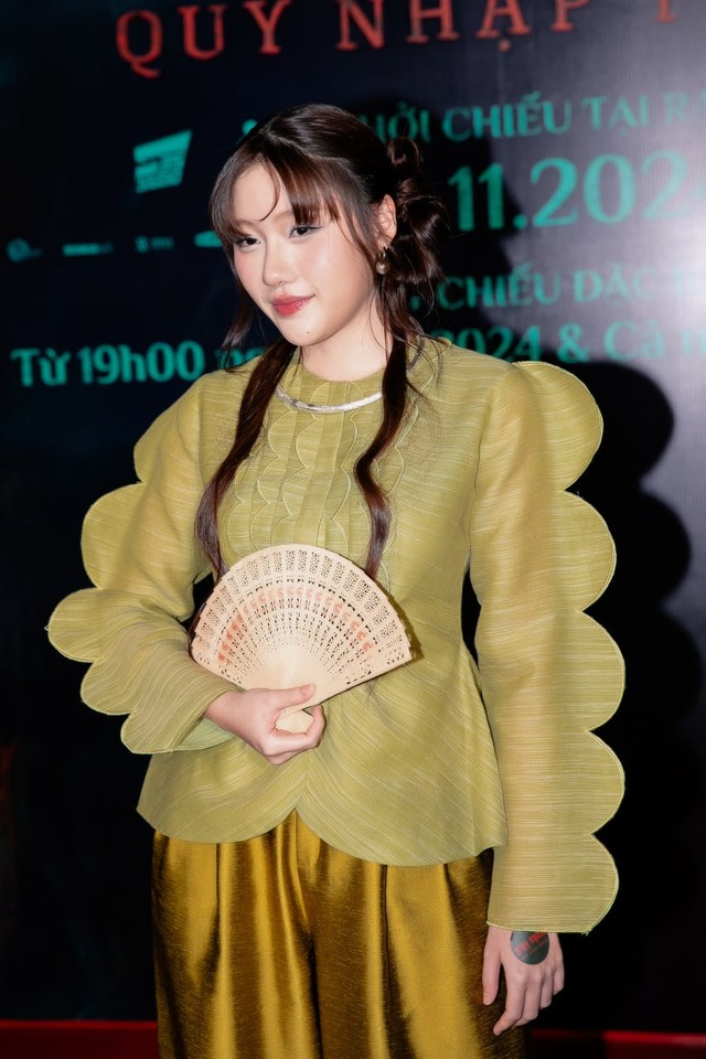 Thảm đỏ hot nhất hôm nay: Quang Linh Vlogs tới ủng hộ Thuỳ Tiên, Quế Anh - Tiểu Vy khoe sắc sáng bừng khung hình - Ảnh 5. Thảm đỏ hot nhất hôm nay: Quang Linh Vlogs tới ủng hộ Thuỳ Tiên, Quế Anh - Tiểu Vy khoe sắc sáng bừng khung hình - Ảnh 5.