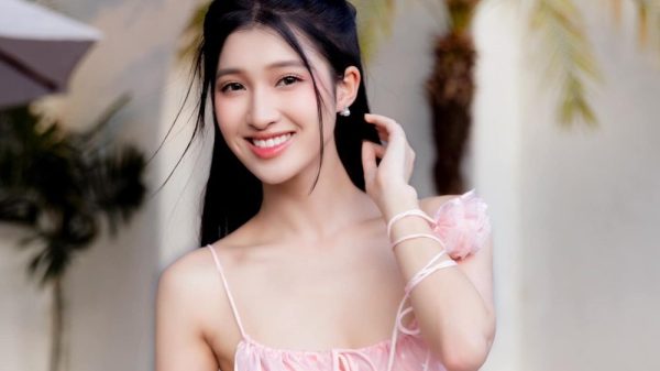 Á hậu Phương Nhi xinh đẹp tựa nàng thơ nhận "cơn mưa" lời khen từ cộng đồng mạng q 7 jpg