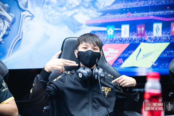 Nhan sắc đỉnh cao của bạn gái SGP Red, khí chất chuẩn "thần tiên tỷ tỷ" q110 5