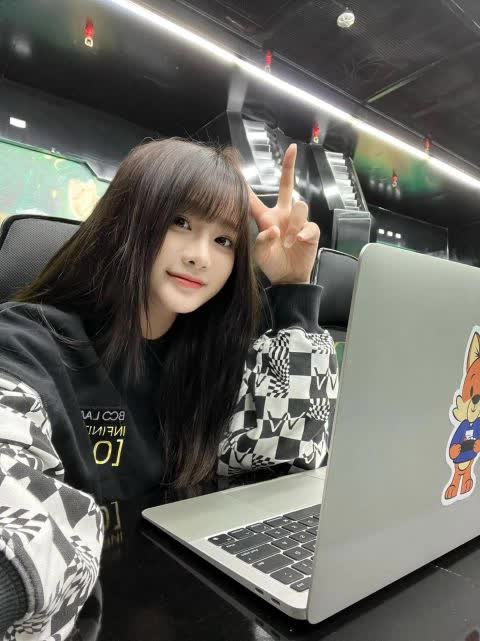 Bị chỉ trích sau những thất bại của tuyển thủ, ‘hậu phương’ có phản ứng gì? - Ảnh 2.