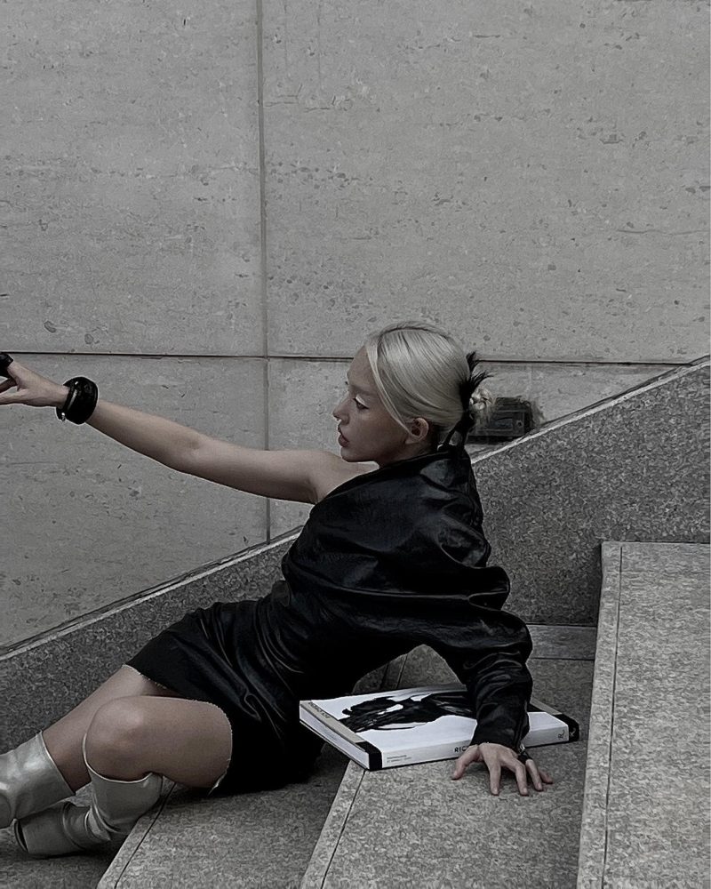 Linh Ngọc Đàm với phong cách thời trang độc lạ, mới mẻ khiến fan hâm mộ "trầm trồ" q17 4