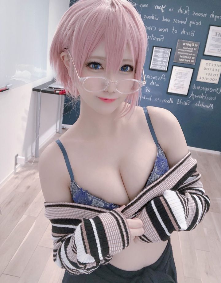 q18-1 Ngắm nhìn bộ ảnh cosplay cực kỳ quyến rũ của cô nàng hot girl Sagara Mashiro q18 1