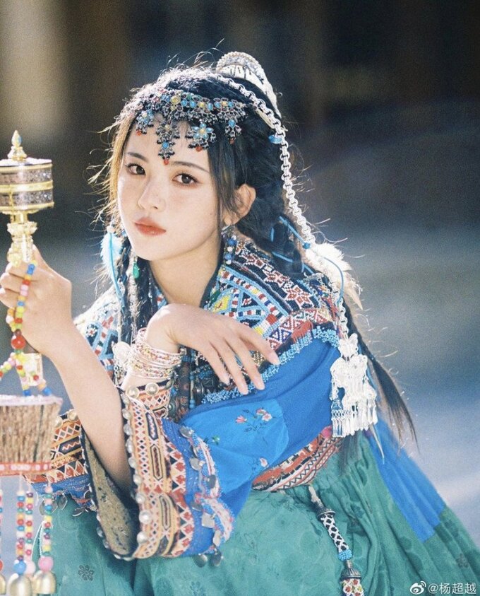 Cùng ngắm nhìn nhan sắc đỉnh cao của "Thần tiên tỷ tỷ" khiến dân mạng hết lời khen ngợi q2 12