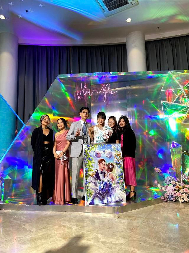 "Custom" ảnh cưới MC Minh Nghi, Bomman lấy cảm hứng từ skin Khiết Tinh Hồng Hoa q214