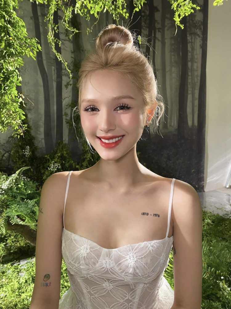 q22-7 Xoài Non khoe vòng một đầy đặn khiến fan hâm mộ phải "trầm trồ" q22 7