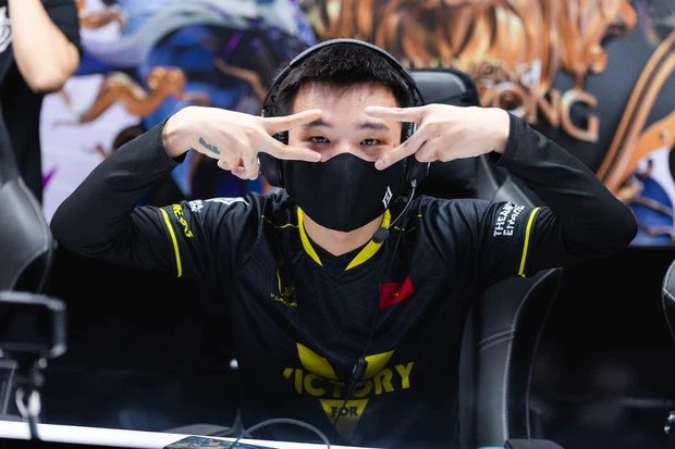 Liên Quân Mobile: Team Flash thua đậm trước V Gaming, ProE lại lên tiếng xin lỗi q25 8