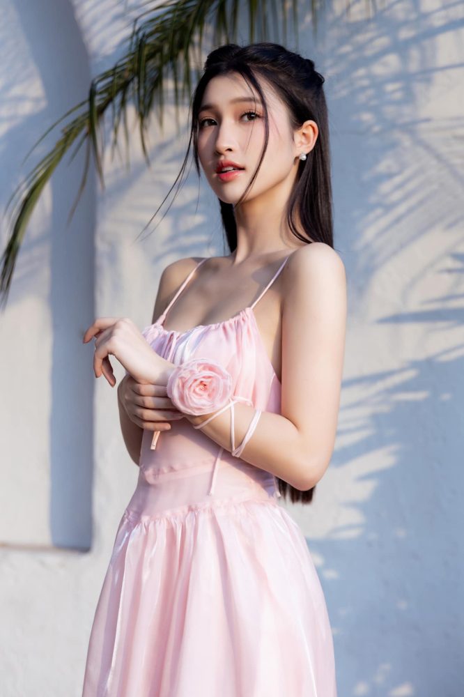 Á hậu Phương Nhi xinh đẹp tựa nàng thơ nhận "cơn mưa" lời khen từ cộng đồng mạng q29 1