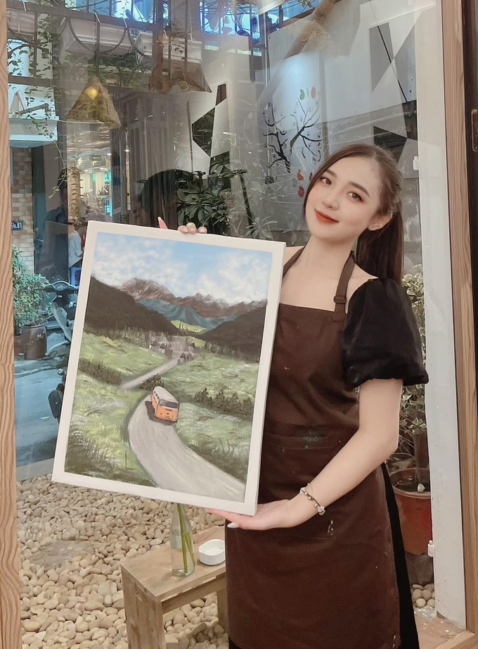 q31-11 MC Phương Thảo “tài sắc vẹn toàn”: Hát hay, đàn giỏi, nay lại vẽ tranh cực đẹp q31 11