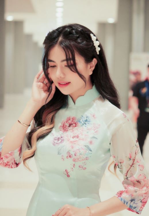 Cận cảnh nhan sắc xinh đẹp của dàn nữ MC Esports trong ngày thi đấu cuối cùng tại SEA Games 31 q311 1