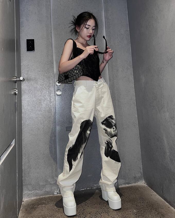 Dân mạng xuýt xoa với body hoàn hảo của Linh Ngọc Đàm trong bộ ảnh mới q35 7