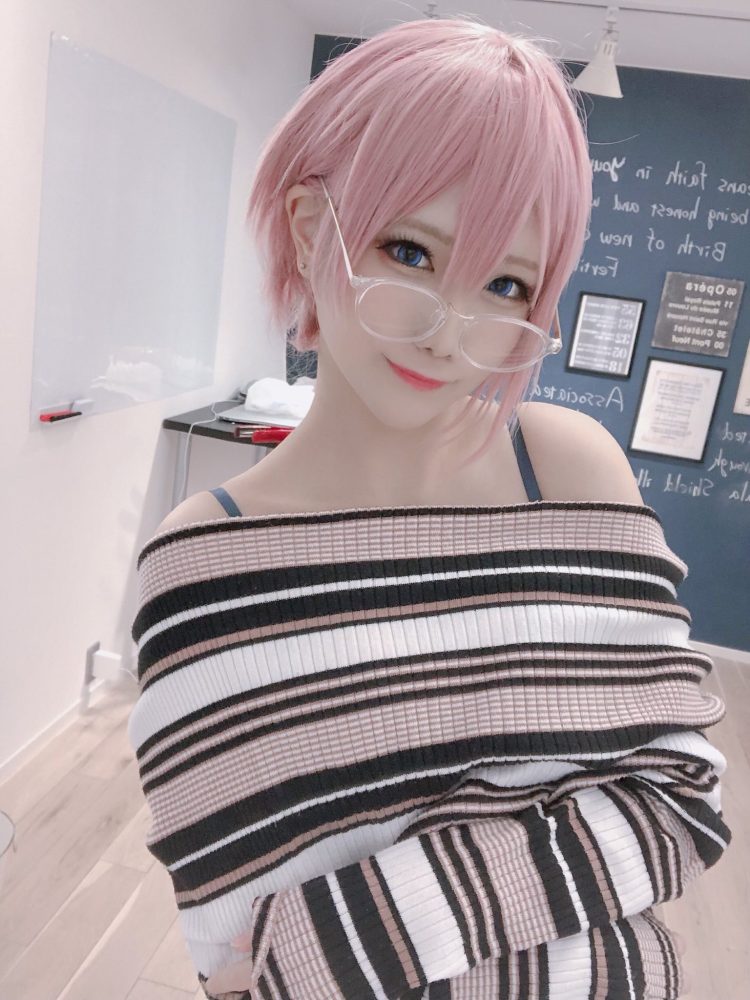 q38-3 Ngắm nhìn bộ ảnh cosplay cực kỳ quyến rũ của cô nàng hot girl Sagara Mashiro q38 3