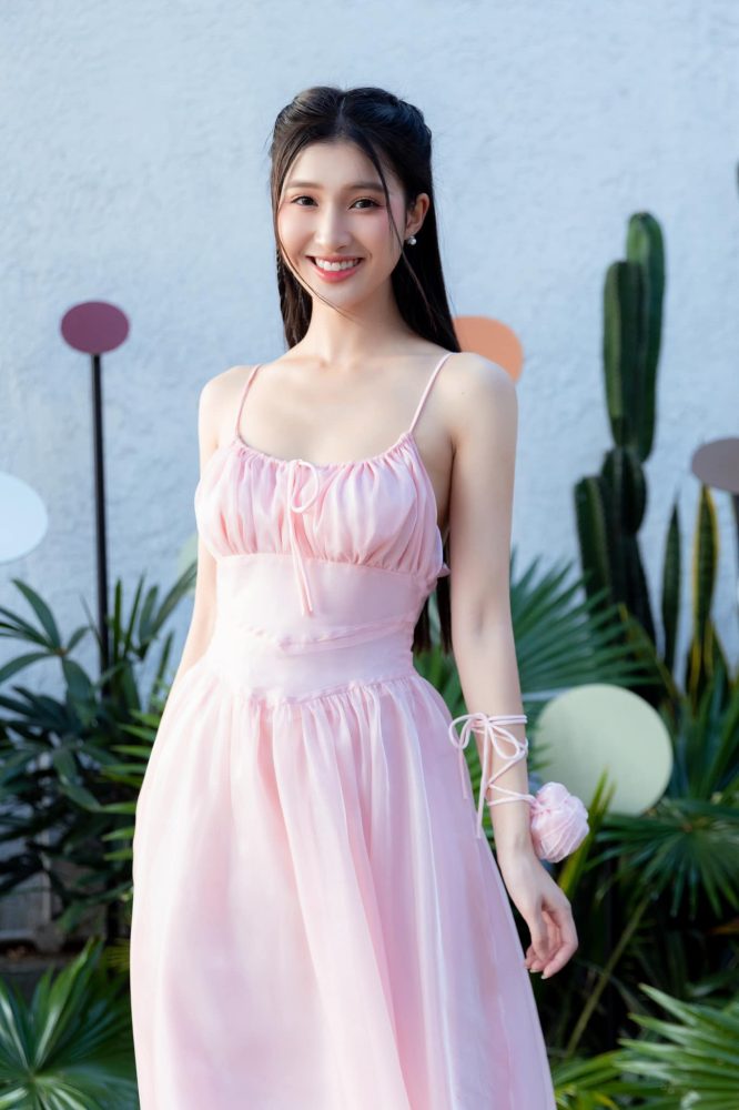 Á hậu Phương Nhi xinh đẹp tựa nàng thơ nhận "cơn mưa" lời khen từ cộng đồng mạng q38