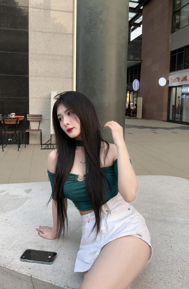 Quỳnh Alee với phong cách năng động, cá tính khiến dân mạng hết lời khen ngợi q41 3