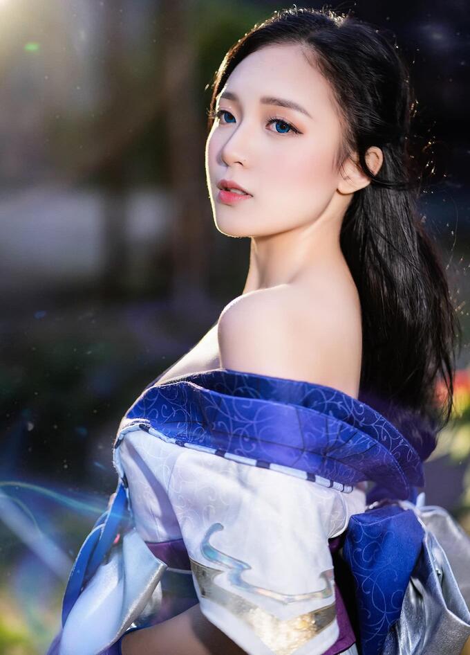 Chiều cao "3 mét bẻ đôi" nhưng MC Phương Thảo vẫn được khen ngợi bởi tỷ lệ cơ thể đẹp như tạc q43 8