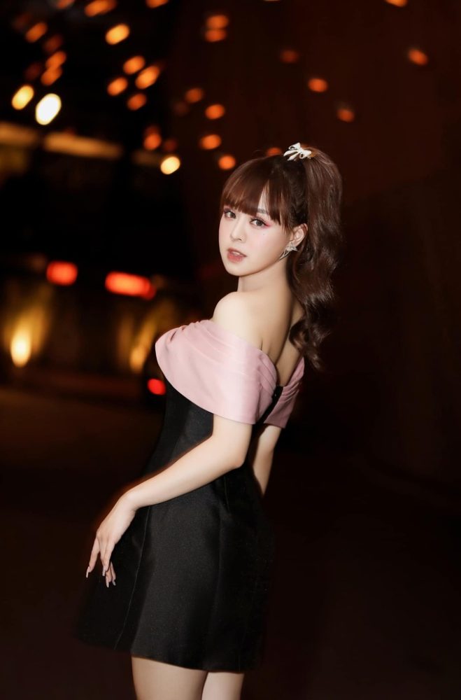 q510 Vừa về Việt Nam, MC Thảo Trang đã “đảo ngói”, lấy lại vẻ ngoan hiền: Vẫn nổi bật chẳng kém ở trời Tây q510