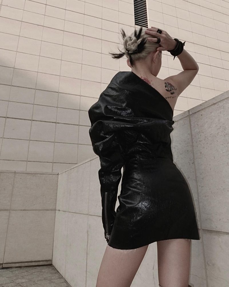 Linh Ngọc Đàm với phong cách thời trang độc lạ, mới mẻ khiến fan hâm mộ "trầm trồ" q62 1