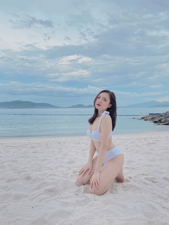 Chiều cao "3 mét bẻ đôi" nhưng MC Phương Thảo vẫn được khen ngợi bởi tỷ lệ cơ thể đẹp như tạc q62 6