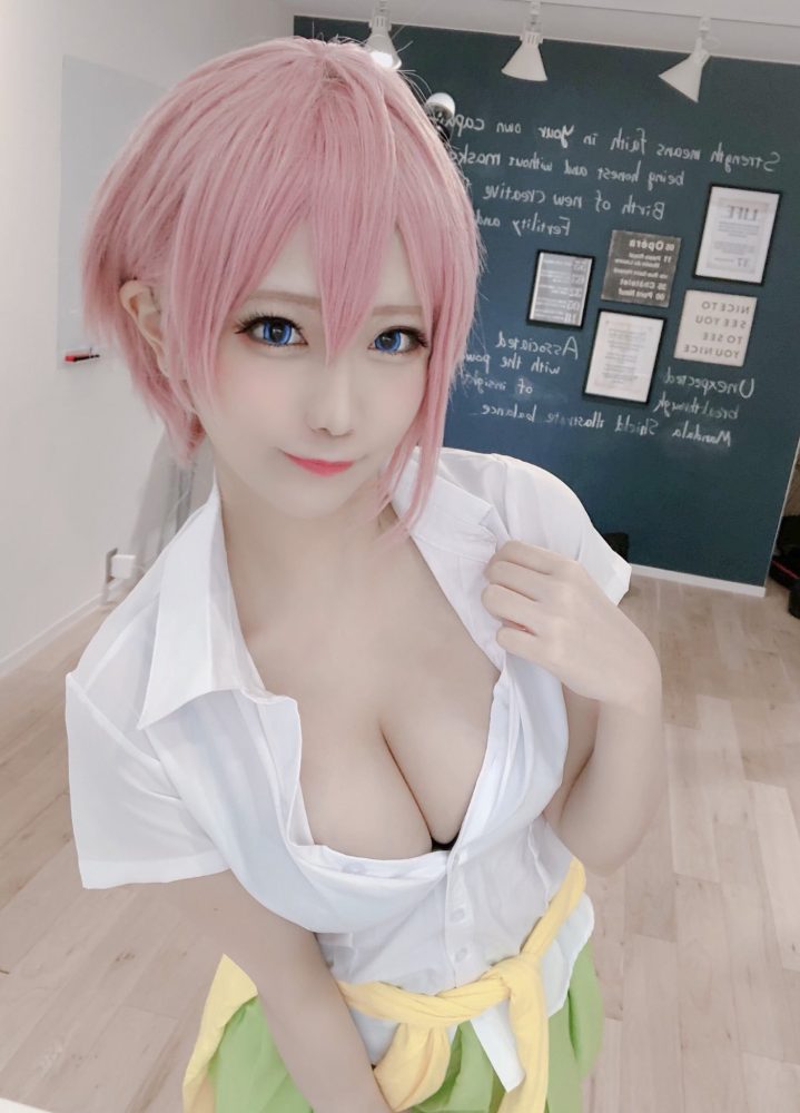 q63 Ngắm nhìn bộ ảnh cosplay cực kỳ quyến rũ của cô nàng hot girl Sagara Mashiro q63